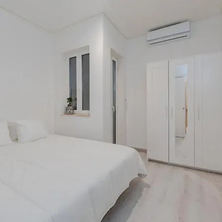 Apartment Bica By Pedro Lisbon